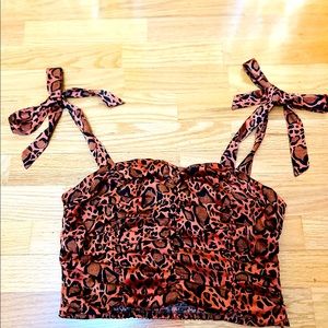 Woven crop top leopard rust /black